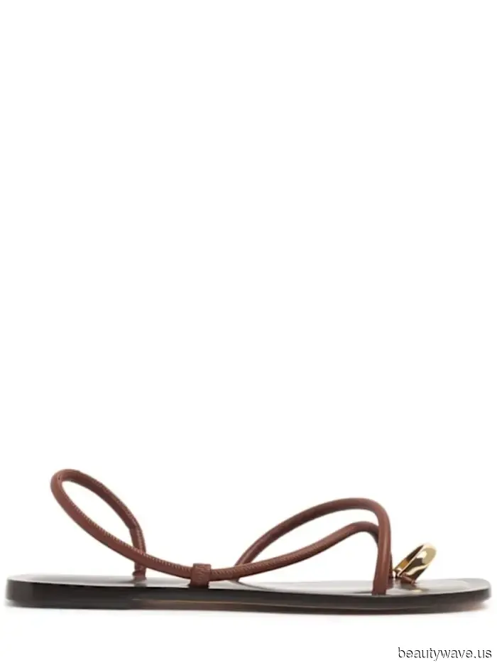 Ich dachte, ich hasse die Mode der 2000er, aber diese Retro-Sandalen-Trends sind tatsächlich schick.