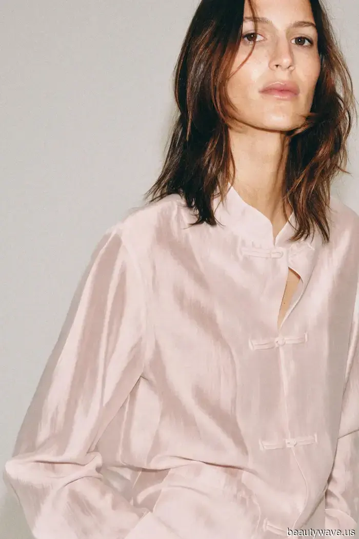 È arrivato il primo acquisto cult dell'autunno, e i londinesi alla moda lo indossano già in continuazione.