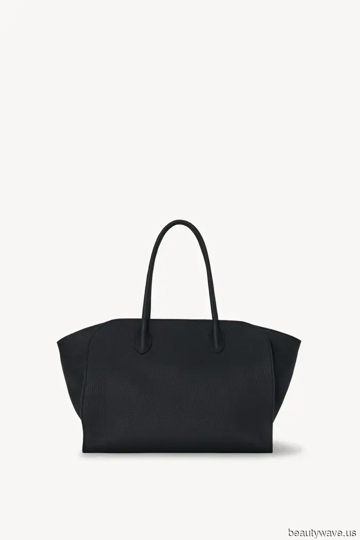 Забудьте о джинсах и балетках на секунду&mdash;я буду носить эту очень специфическую комбинацию платья и ботинок всю зиму.