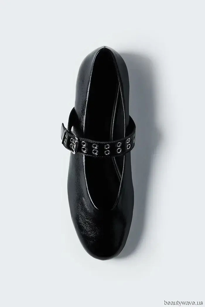 Le donne francesi e Emma Watson concordano: questa scarpa estiva a punta chiusa è molto più chic delle ciabatte.