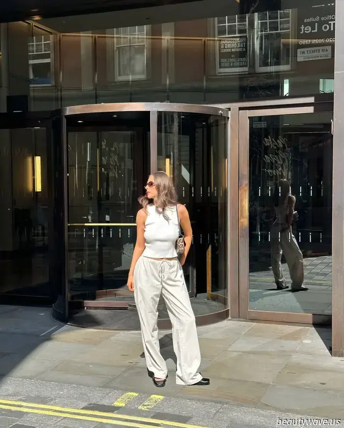 Is it just me, or are all the trendy girls now combining ballet flats with this anti-denim pant trend?
