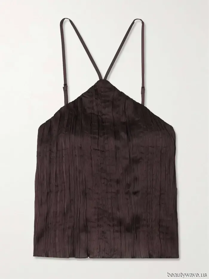 5 Simple and Chic Ways French Women Are Styling Trousers This Spring