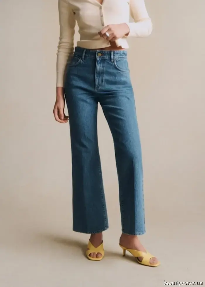 Seen in New York: Off-Duty Supermodels Donning These French-Girl Jeans Paired with Boots for Spring