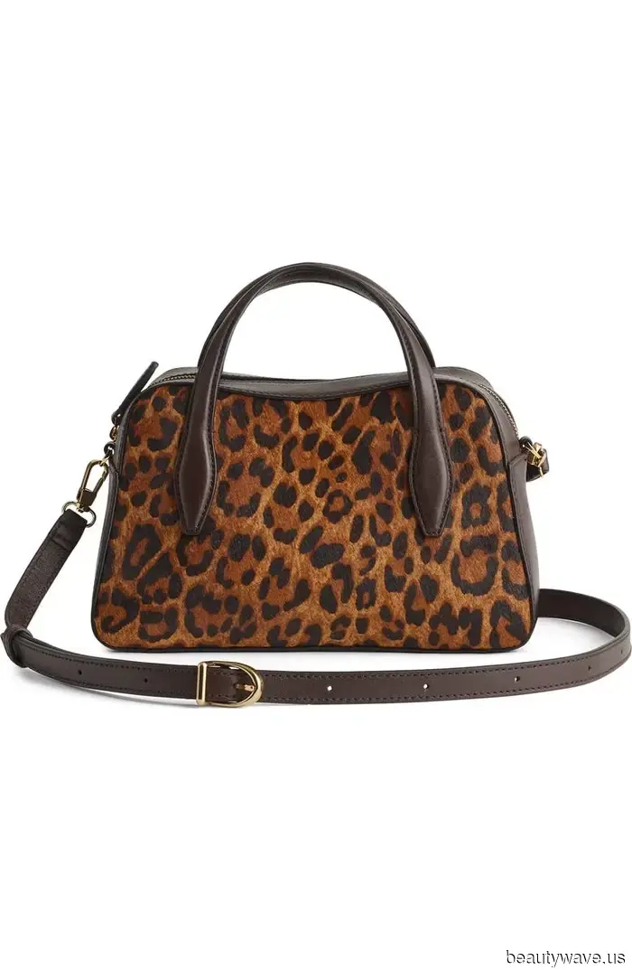 Forget the black shoes and black bag—this shoe and bag pairing looks so much cooler.