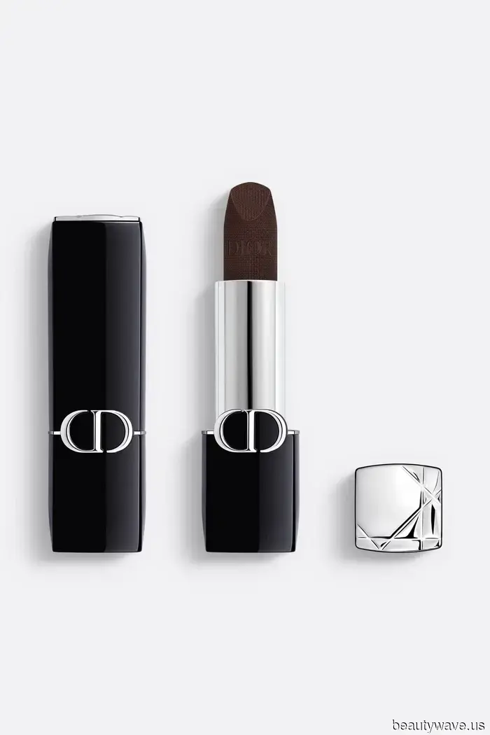 From Denim-Blue Eyes to Deep Matte Lips: The Most Sophisticated Makeup Trends for Fall