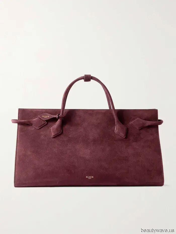 Face the Facts: These 8 Bag Trends Became Outdated in 2025