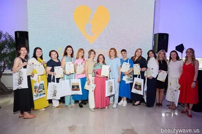 En Moscú se llevó a cabo el cierre de la exposición de Alena Savyuk "El alma habla con el alma".