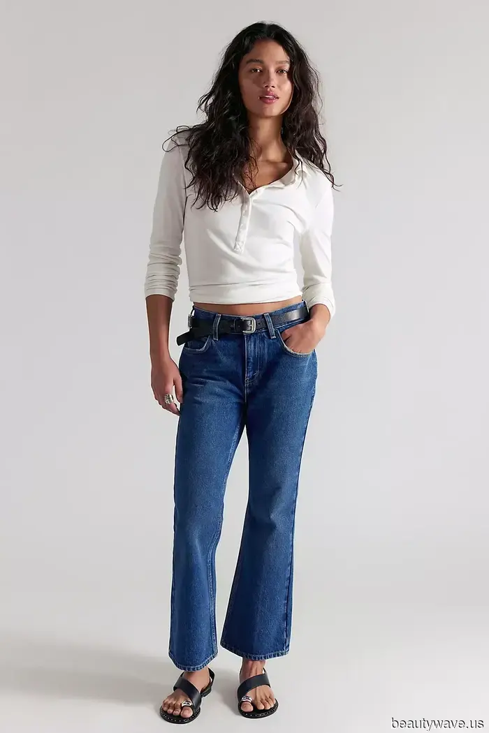 Cropped flared jeans are in style—this sophisticated shoe trend enhances their chic appeal.
