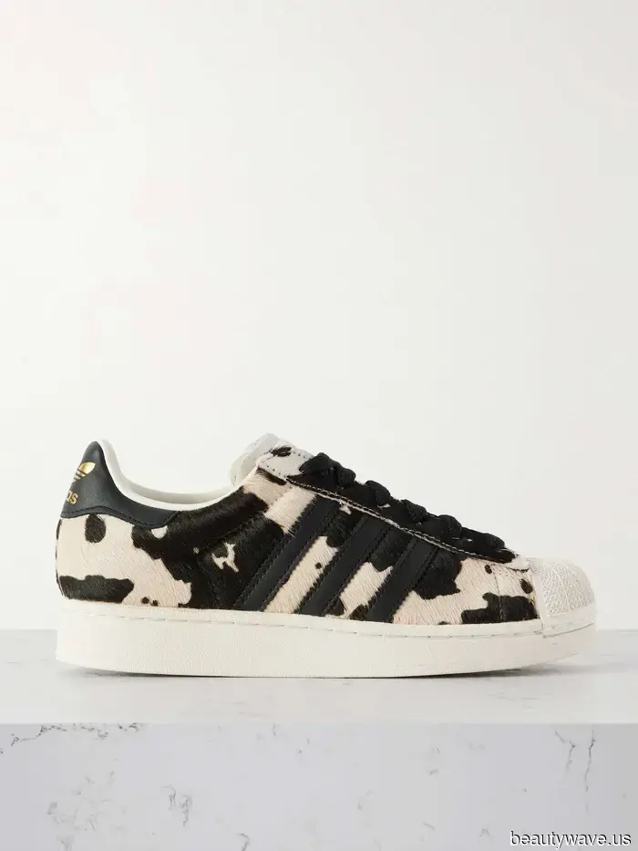 My role involves forecasting trends—this new trainer design is set to become incredibly popular this winter.