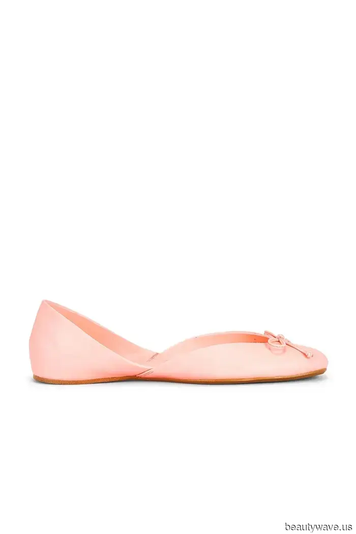 Forget about black ballet flats—this summer, the trendiest individuals are opting for these colors instead.