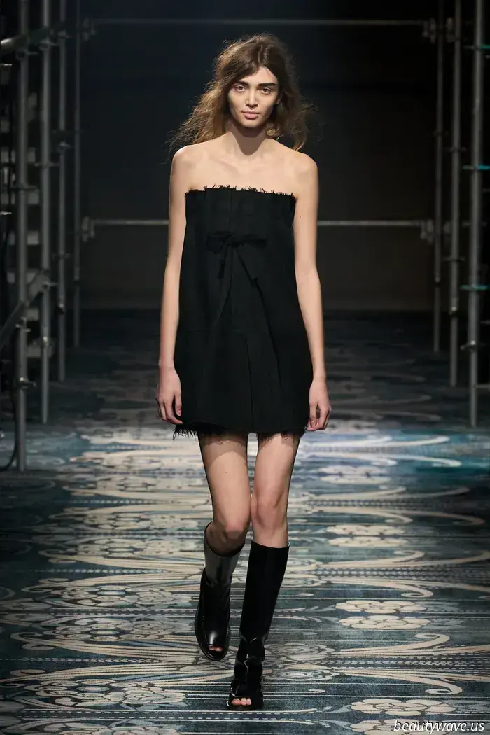 This is the "Outdated" Heel Trend to Choose Over Basic Pumps for Trendier Looks This Fall.