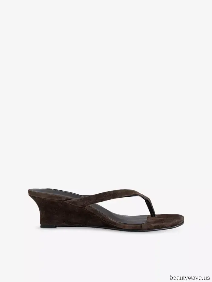 Dieser "veraltete" Schuhtrend hat diesen Sommer ein riesiges Comeback gefeiert&mdash;5 schicke Möglichkeiten, wie es-Mädchen ihn jetzt tragen.