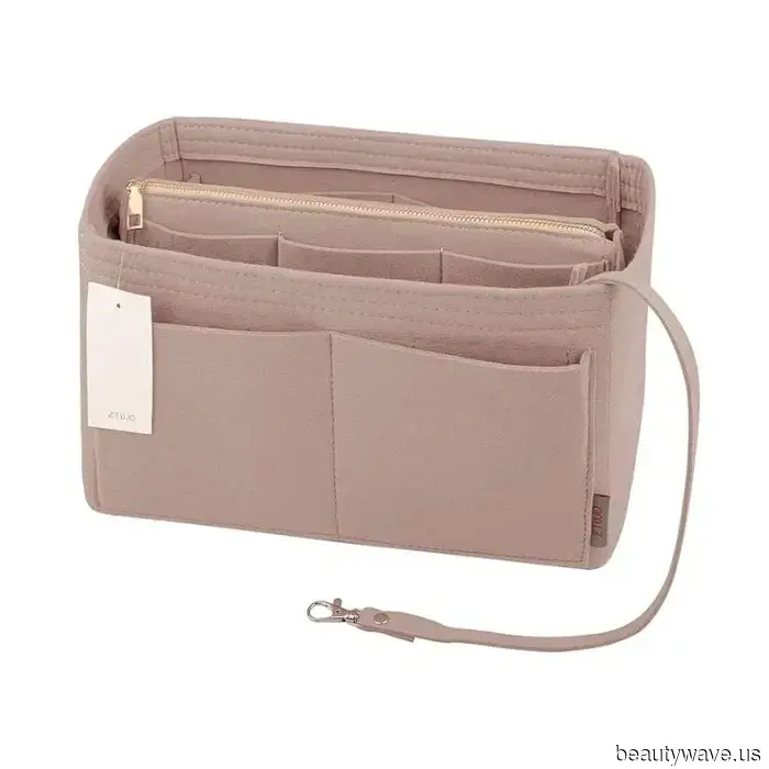 What's in My Bag: 12 Essential Personal Items I Always Take on a Flight