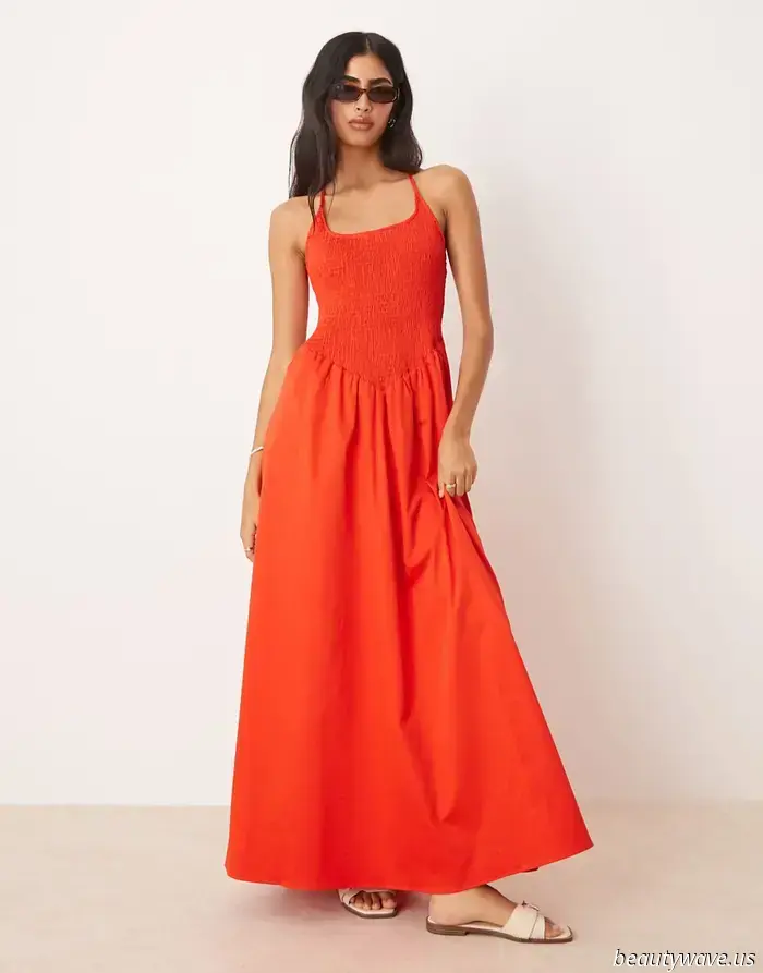 Sigo viendo este vestido de verano elegante en mujeres con estilo, y sorprendentemente es asequible