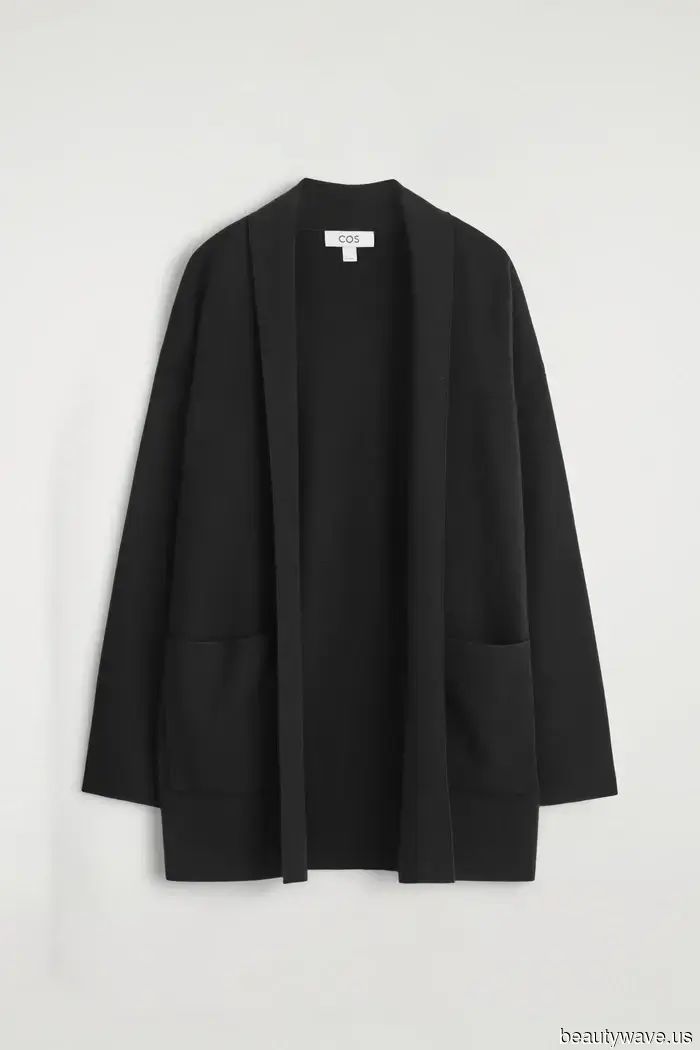 This Is the Skirt Style Editors Consistently Don During Winter Fashion Events.