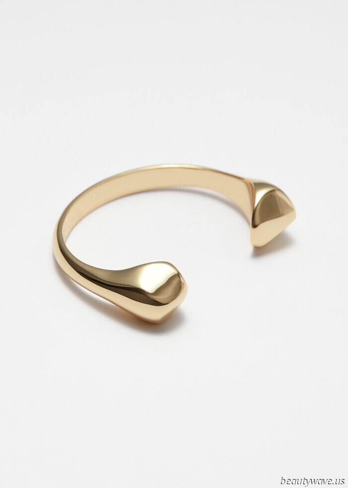 I'm searching for a simple method to enhance my wardrobe this summer—this unbelievably stylish jewelry trend is the answer.