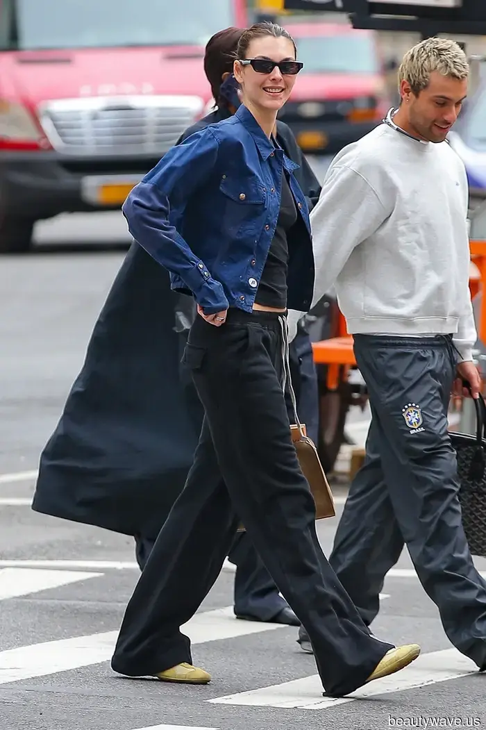The Hottest Sneaker Color Trend to Pair with Black Pants in 2026 Has Arrived