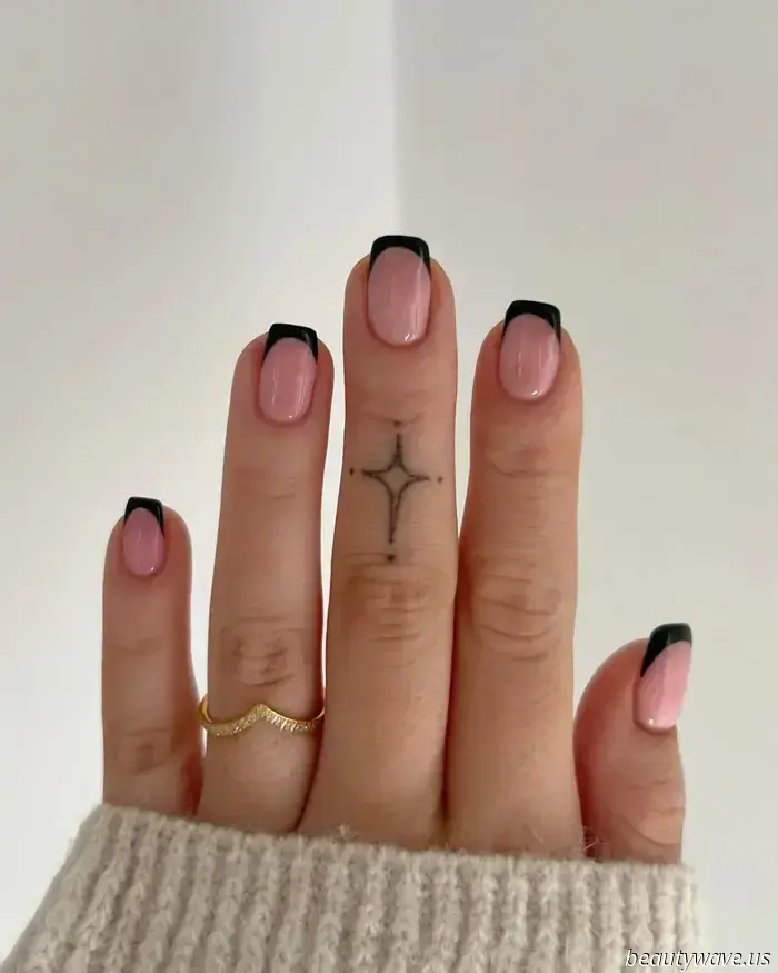 Beauty Editors Concur: This Simplistic French Manicure Trend Is an Evergreen Attraction.
