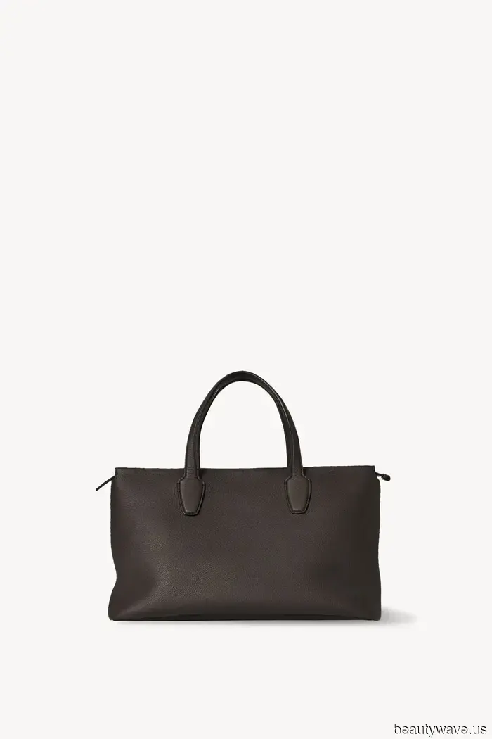 Le persone alla moda hanno dichiarato questa la borsa Row, l'acquisto cult della primavera&mdash;ed è ancora più chic della Margaux.