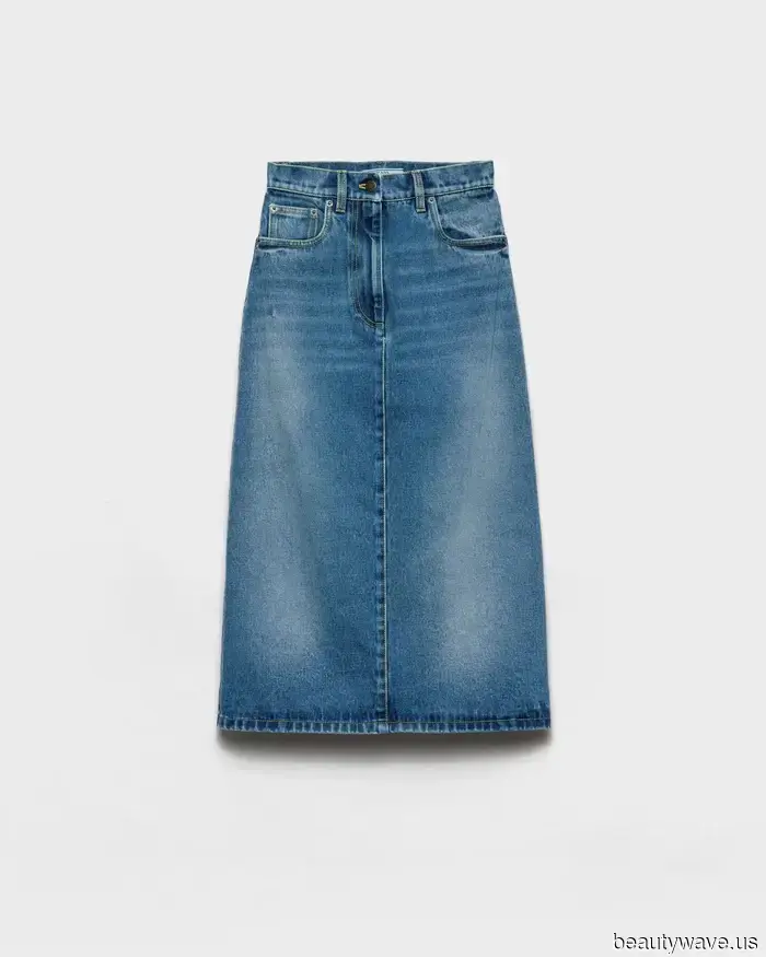 Solo un avviso: il trend delle gonne "datate" che ogni millennial ha posseduto potrebbe essere di nuovo alla moda.