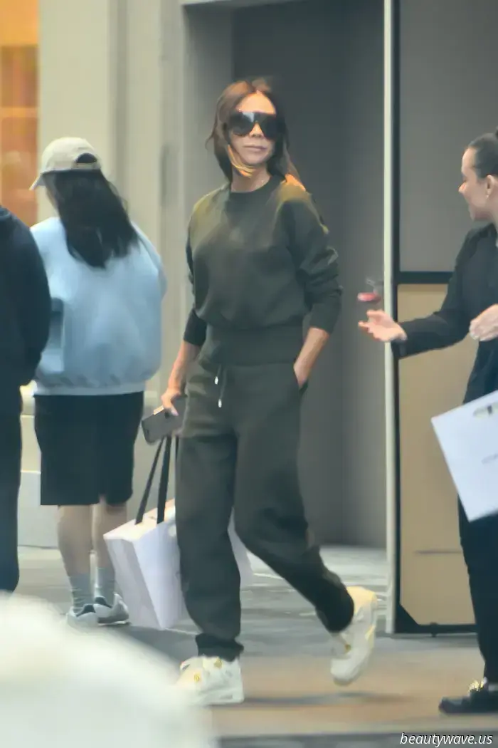 Victoria Beckham trug gerade den Trainer-Trend, den Mode-Leute seit Jahren völlig ignoriert haben