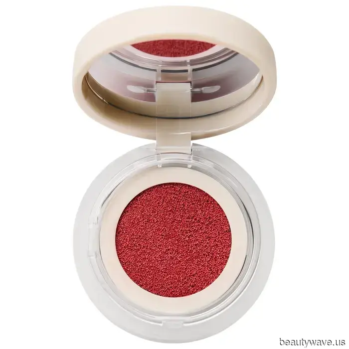 Radiant Skin! Glow! Enchanting Eyes! The Hottest Makeup Trends of Summer Are Heating Up