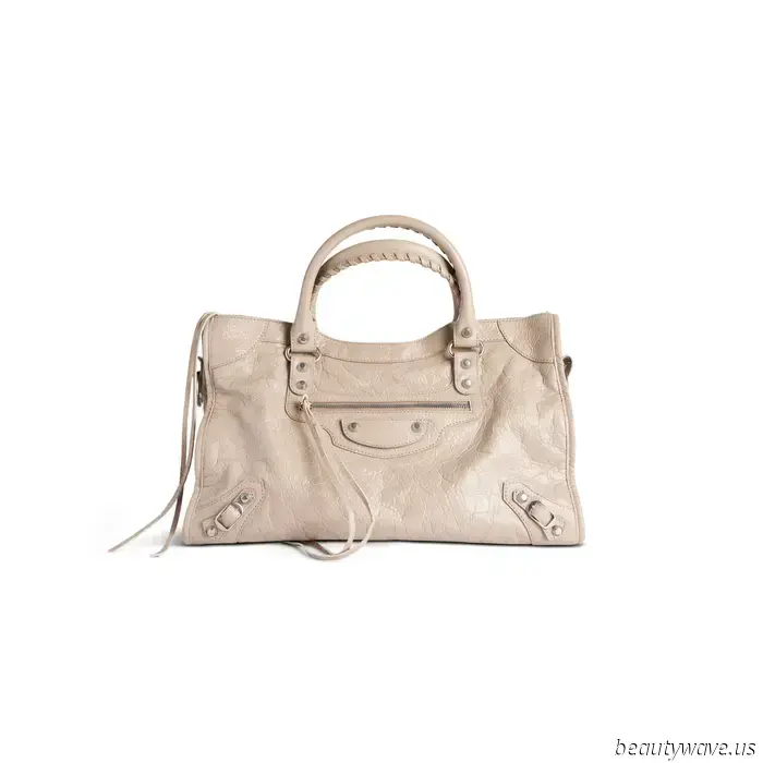 Kourtney Kardashian e Ashley Olsen concordano: questa borsa resiste a tutti i cicli della moda