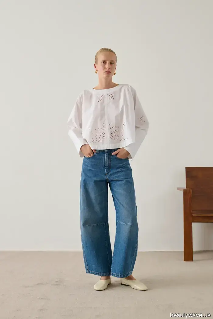 Soy una mamá fashion que trabaja en Nueva York&mdash;Estos son los tops elegantes que uso con jeans y pantalones.
