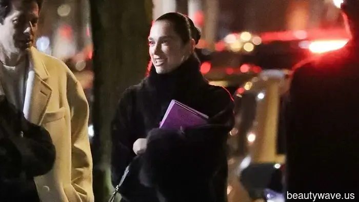 Dua Lipa Sported the Only Stylish Winter Coat We Desire.