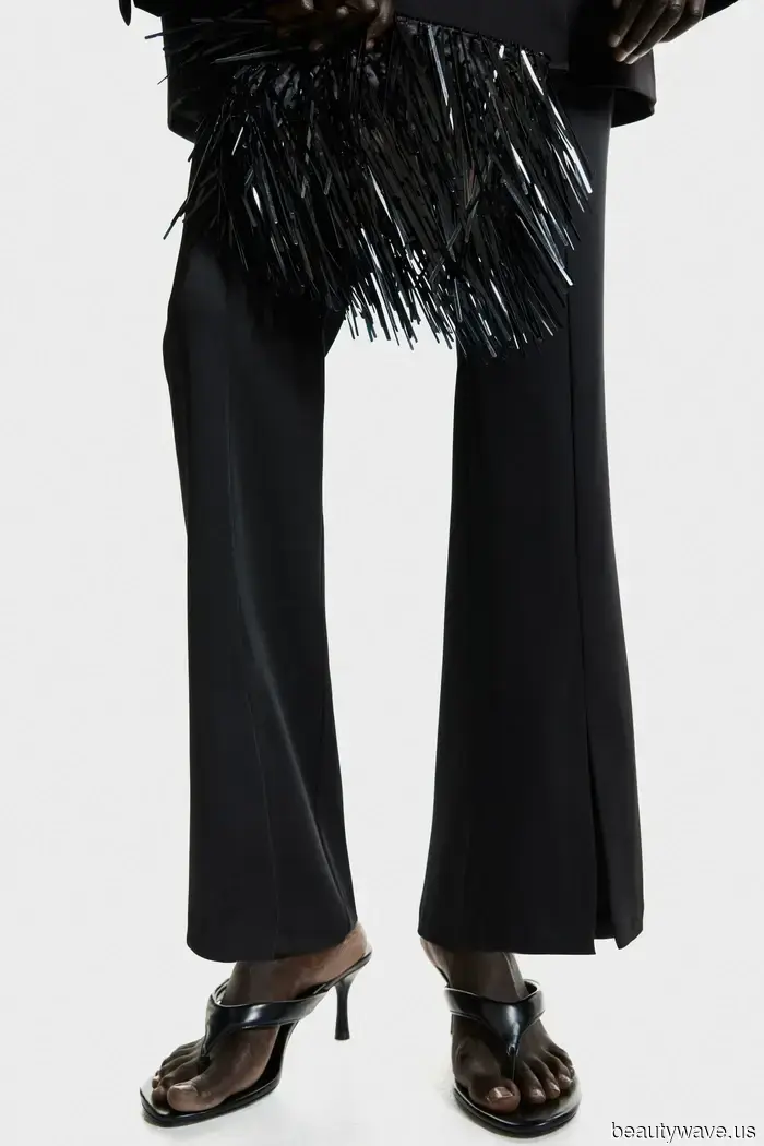 I believed this pant trend was definitely over until I spotted J.Law sporting it with those boots.