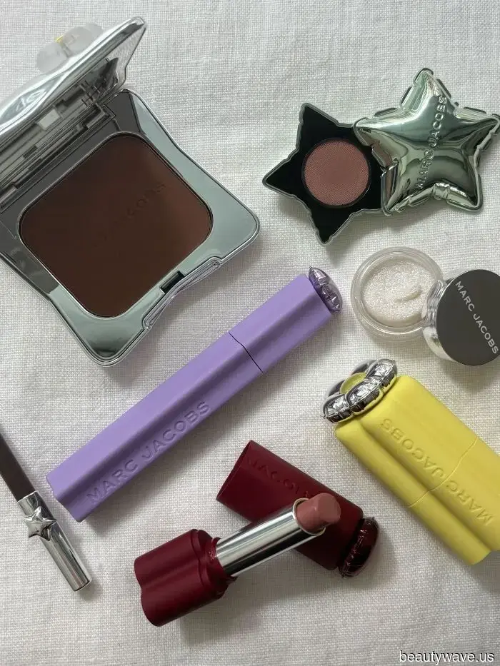 Marc Jacobs Beauty è ufficialmente tornato&mdash;ho testato ogni prodotto, ecco cosa sapere