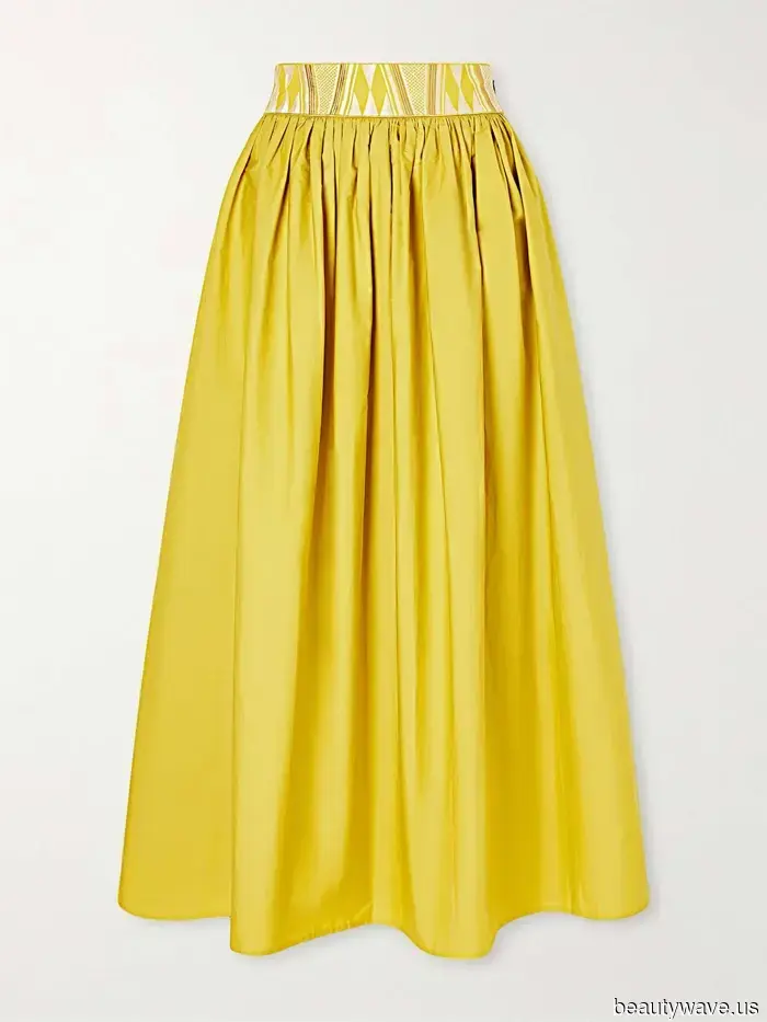 It's Arrived: The "Unusual" Color Trend Influencers Are Embracing This Summer