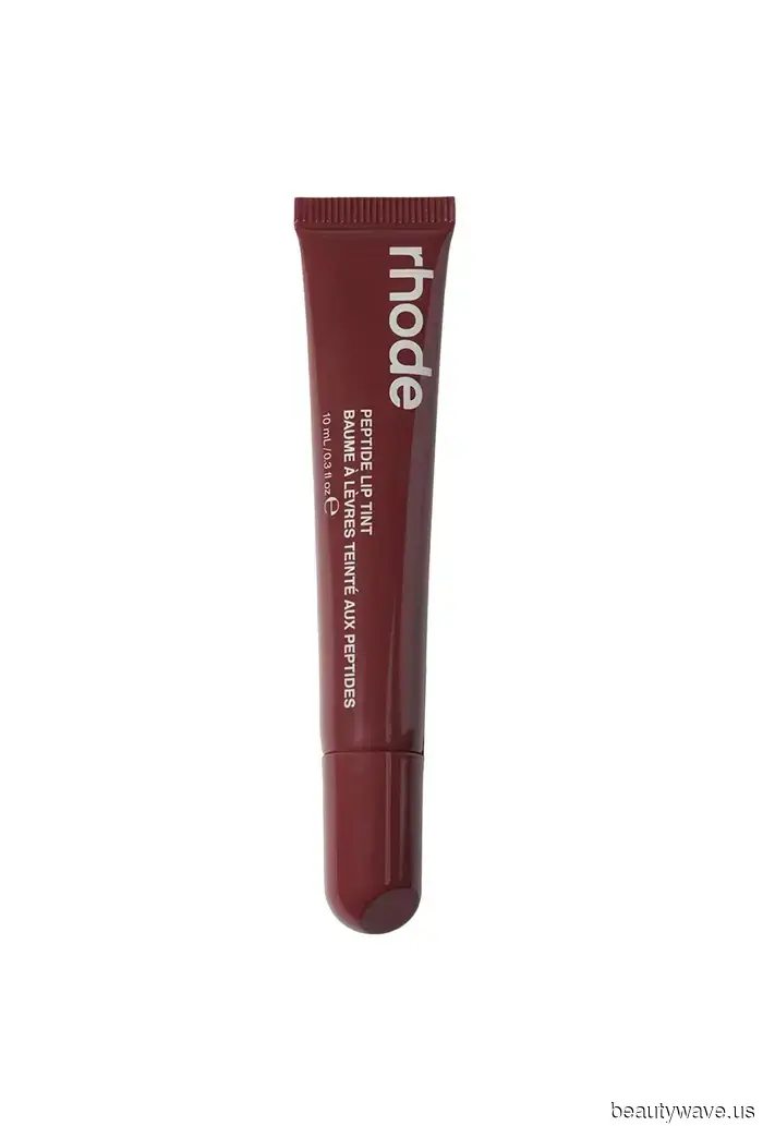 According to Beauty Tastemakers, the ideal fall lip combinations should be toasted, rich, and perfectly spiced—here are four top selections.