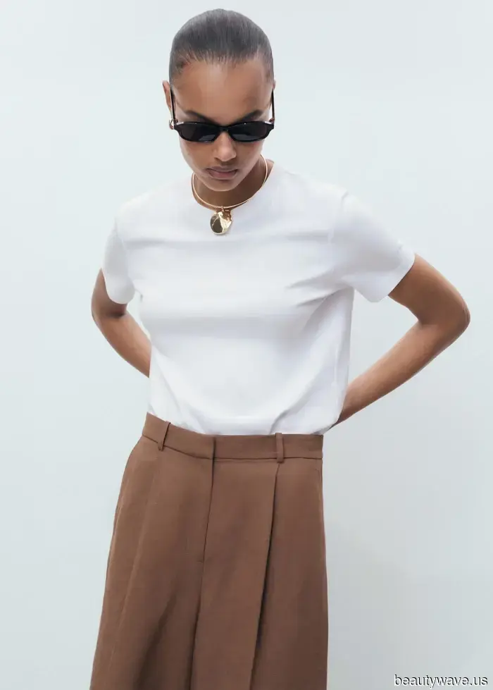 Jennifer Aniston's 1999 airport outfit formula continues to be favored by the most stylish travelers at LAX, CPH, and CDG.