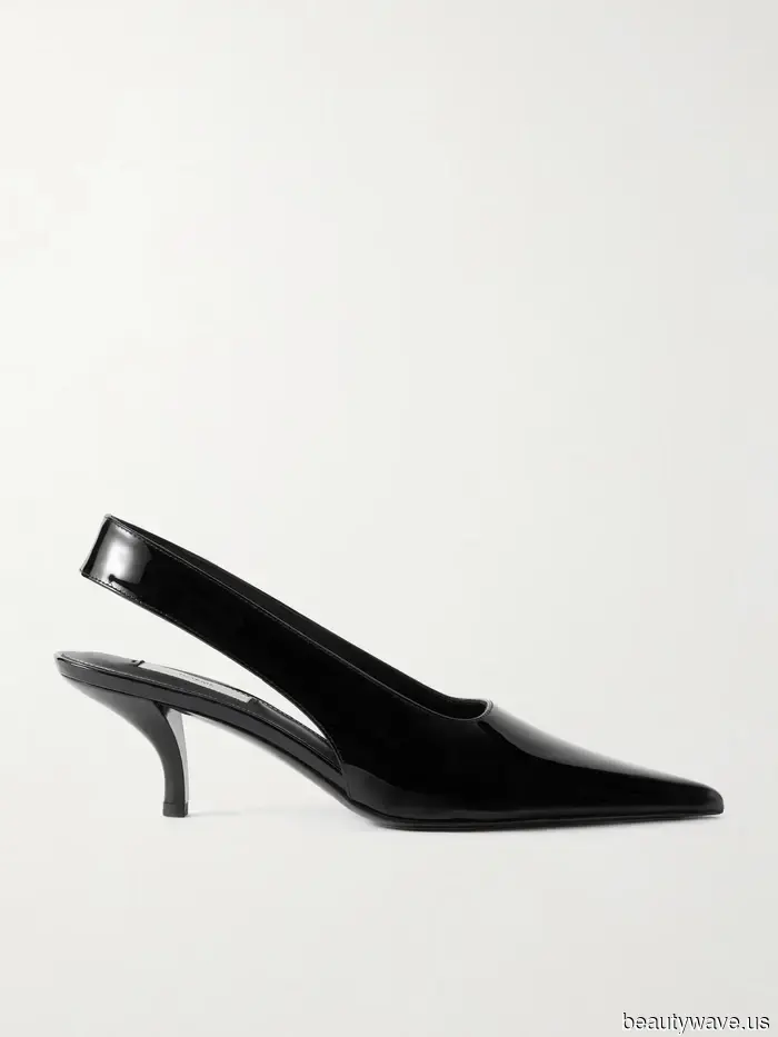 Поколение миллениалов и поколение Z согласны&mdash;это самый крутой способ стилизовать джинсы с расклешенными штанинами.