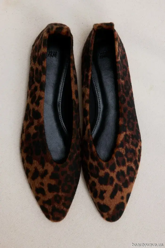 Los pantalones negros son un básico atemporal en el armario&mdash;7 zapatos que mejor combinan con ellos