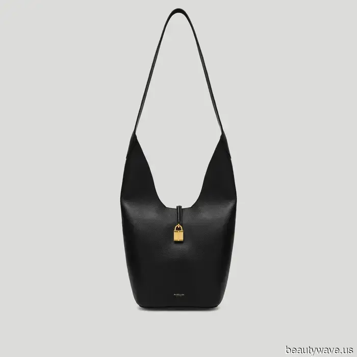 Plötzlich tragen stylische Menschen überall die Sommer-It-Bag, die mit Designer-Käufen konkurriert.