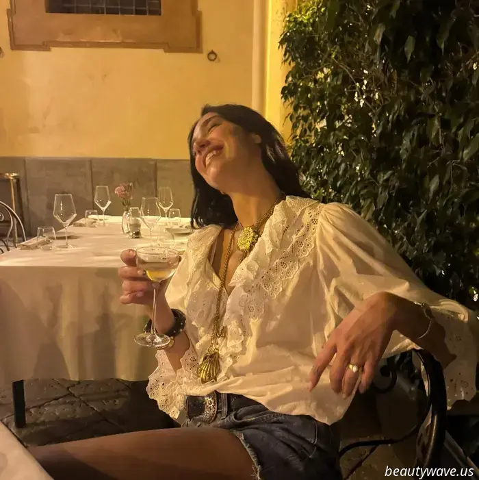In Italy, It Girls are sporting this stylish shirt trend paired with denim shorts to avoid looking outdated.