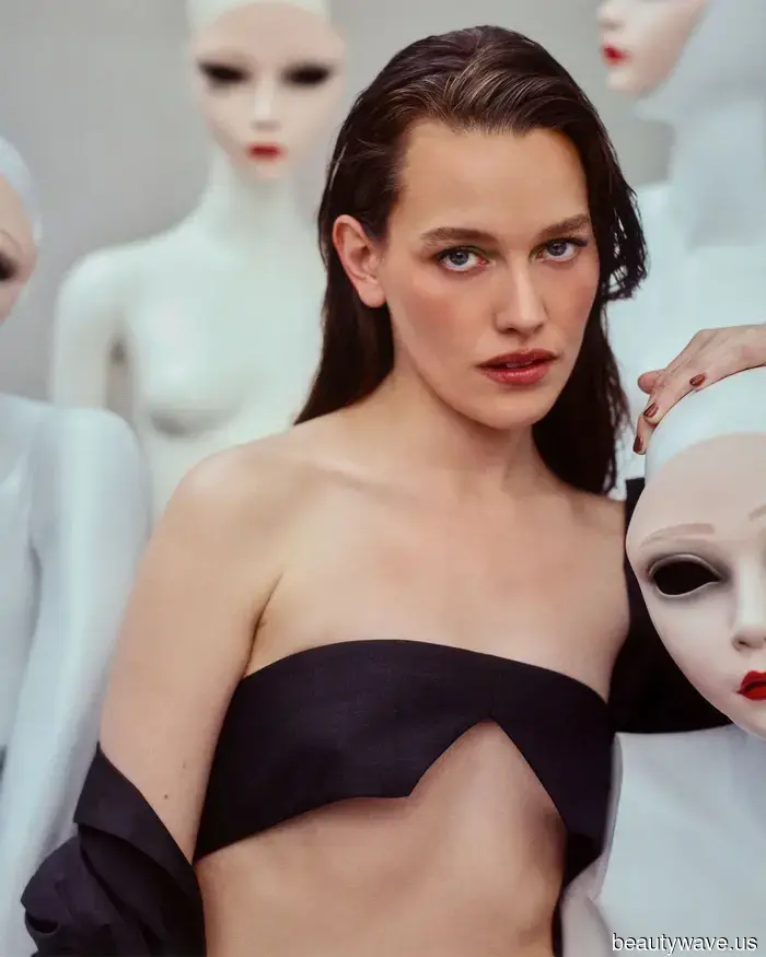 Le donne dei frutti proibiti stanno riscrivendo il Vangelo dell'infanzia femminile