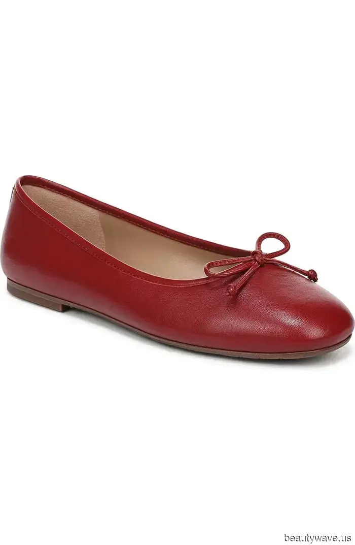 Certainly, black ballet flats are acceptable, but women over 40 prefer this colored alternative with jeans instead.