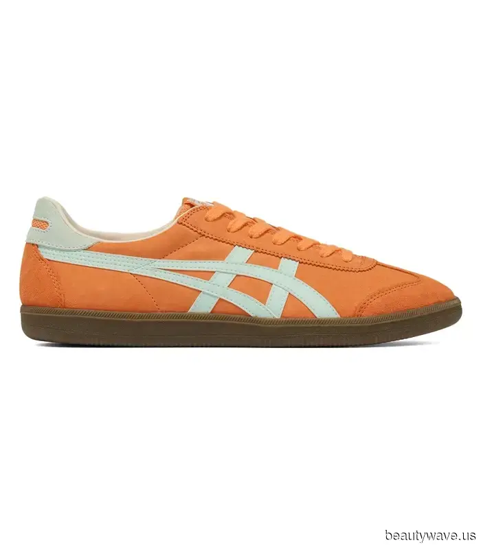 Entschuldigung, weiße Sneakers&mdash;Modebewusste Menschen wählen stattdessen diese 5 Sommerfarben.