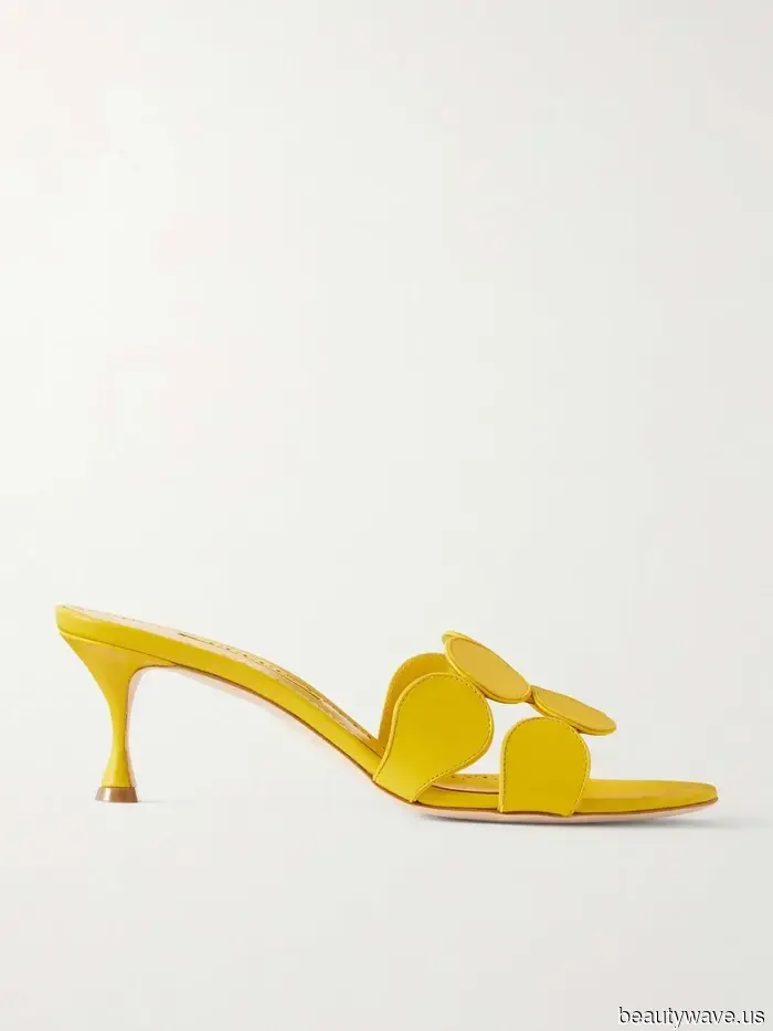 I’m declaring that these will be the most sought-after sandals of 2026.