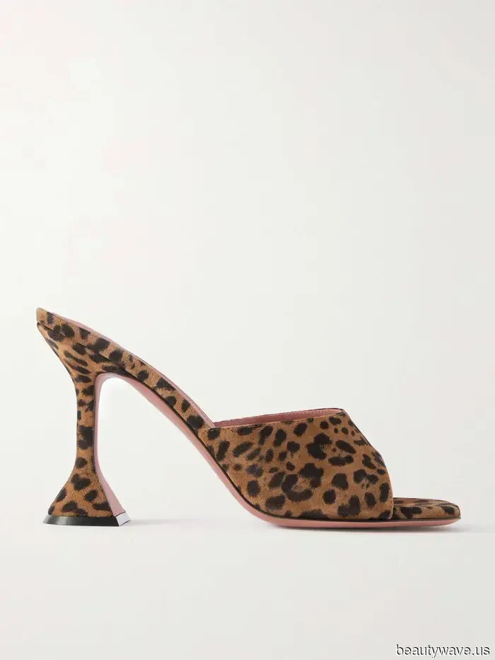 L'ultimo outfit da ragazza francese di Alexa Chung ha appena dimostrato che questa tendenza di scarpe "datata" è tornata.