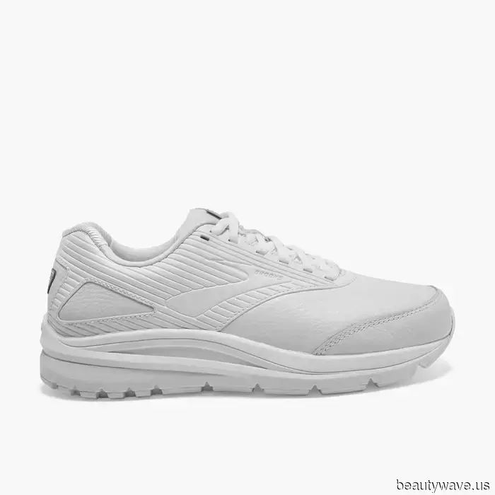 El armario cápsula de primavera de cada minimalista incluye estos 48 elegantes básicos.