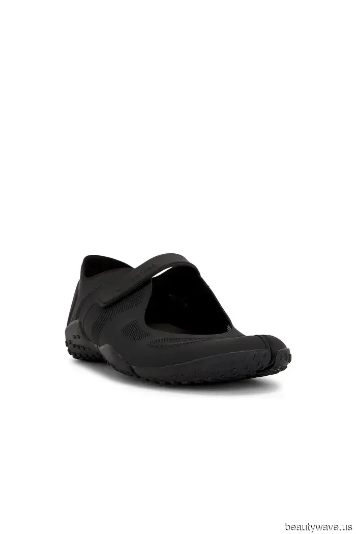 Si necesitas una excusa para comprar, Revolve acaba de lanzar las piezas de verano más elegantes&mdash;ve lo que hay en mi carrito