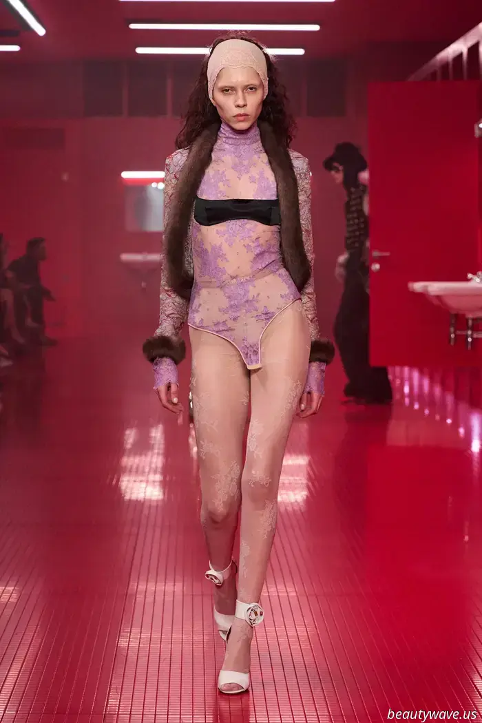 Featured in Paris: The Two Color Trends That Will Be Worn Together This Fall