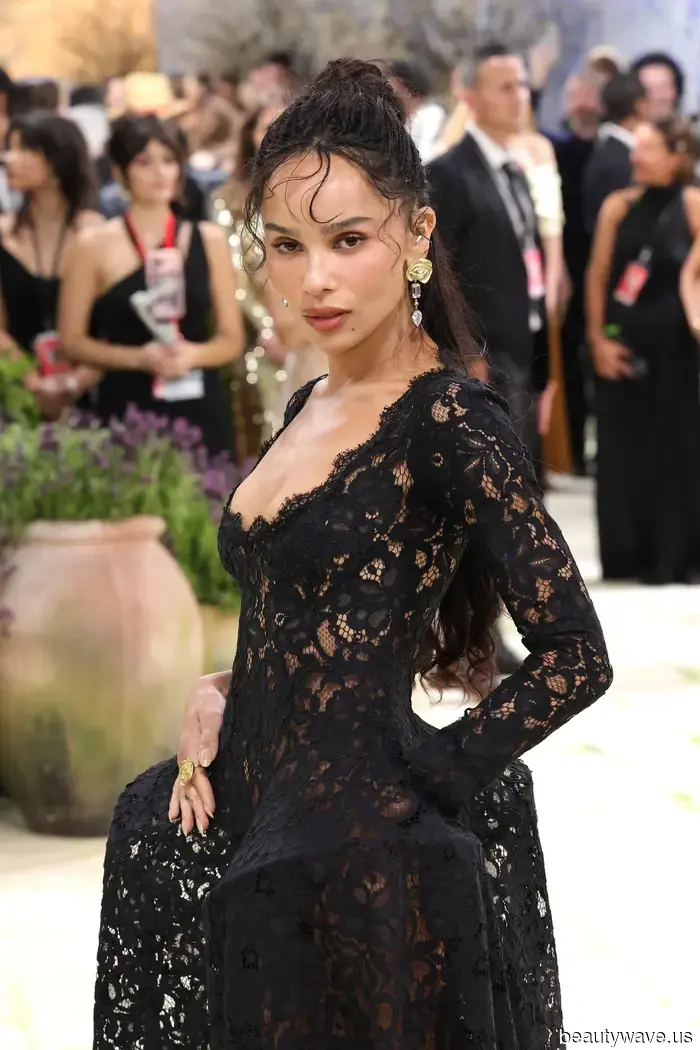 Zoë Kravitz acaba de llevar el vestido desnudo más elegante en la historia de la Met Gala.