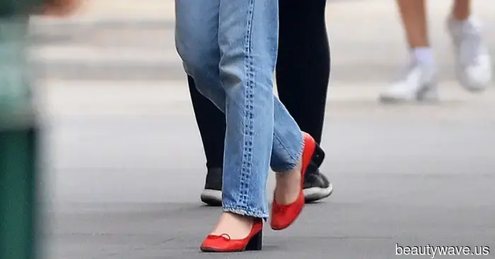 Los tacones negros están bien, pero las personas de moda saben que este color de zapato se ve mucho más elegante con cada básico del armario.