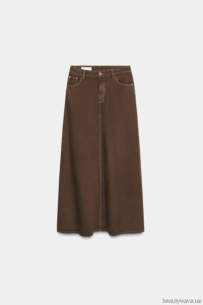 Il modo più semplice per rendere una maxi gonna più cool per l'autunno 2025 è con la tendenza delle scarpe che Dua Lipa ha appena indossato.