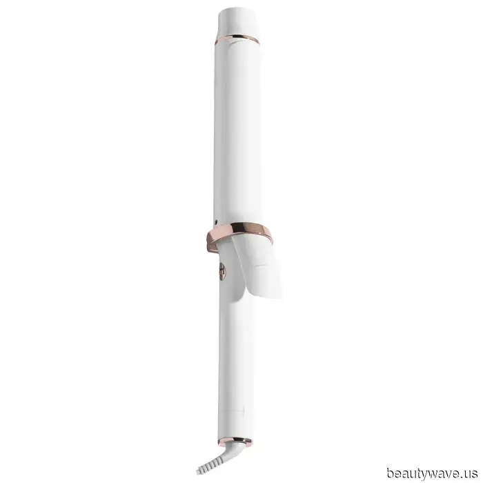 Mocha Mousse Waves in Los Angeles, Romantic Updos in Paris: The 6 Hair Trends That Fashion Aficionados Keep Embracing, According to…